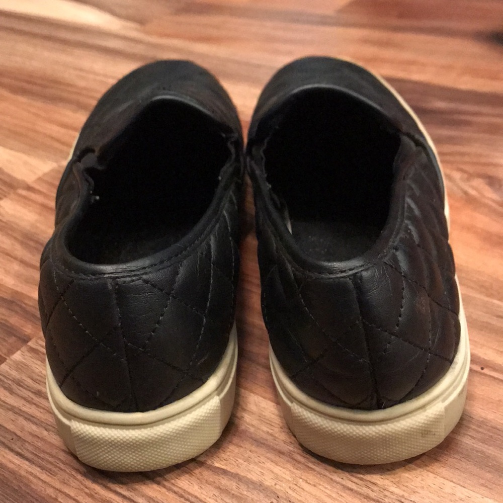 Shoes - Picture 3 of 4